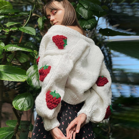 EB | Strickjacke Weiches gestricktes Jacket mit süßen Erdbeeren