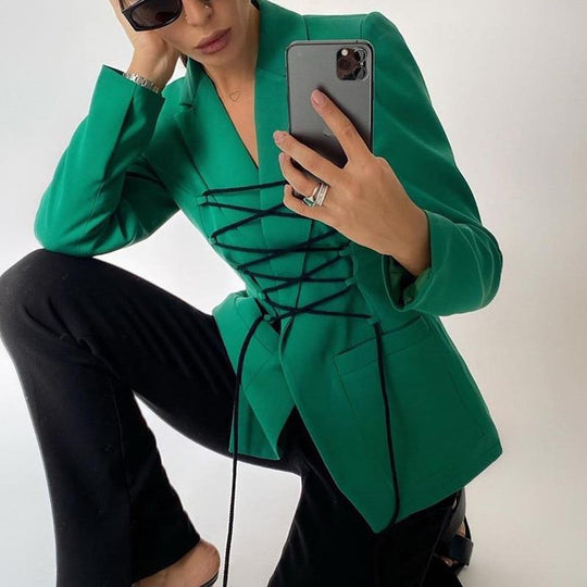 EB | Blazer mit langen Ärmeln, schwarzen Schnürungen und stilvollen Taschen