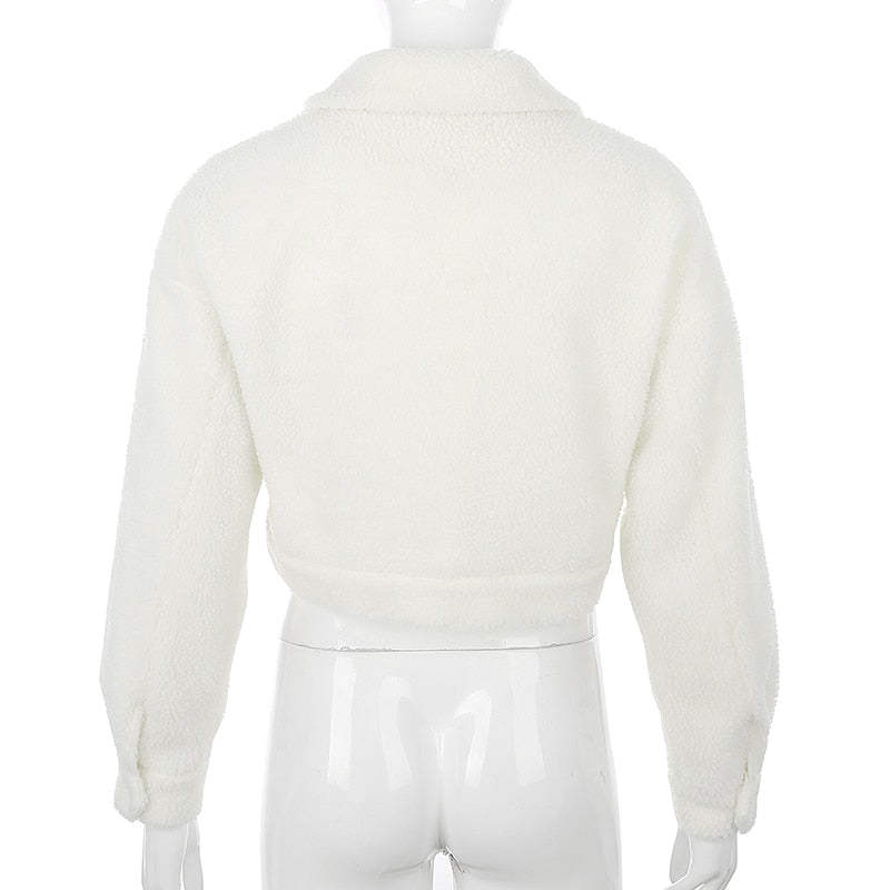 EB | Kurze Jacke aus synthetischer Schafwolle