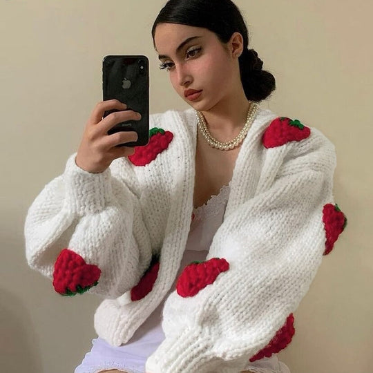 EB | Strickjacke Weiches gestricktes Jacket mit süßen Erdbeeren