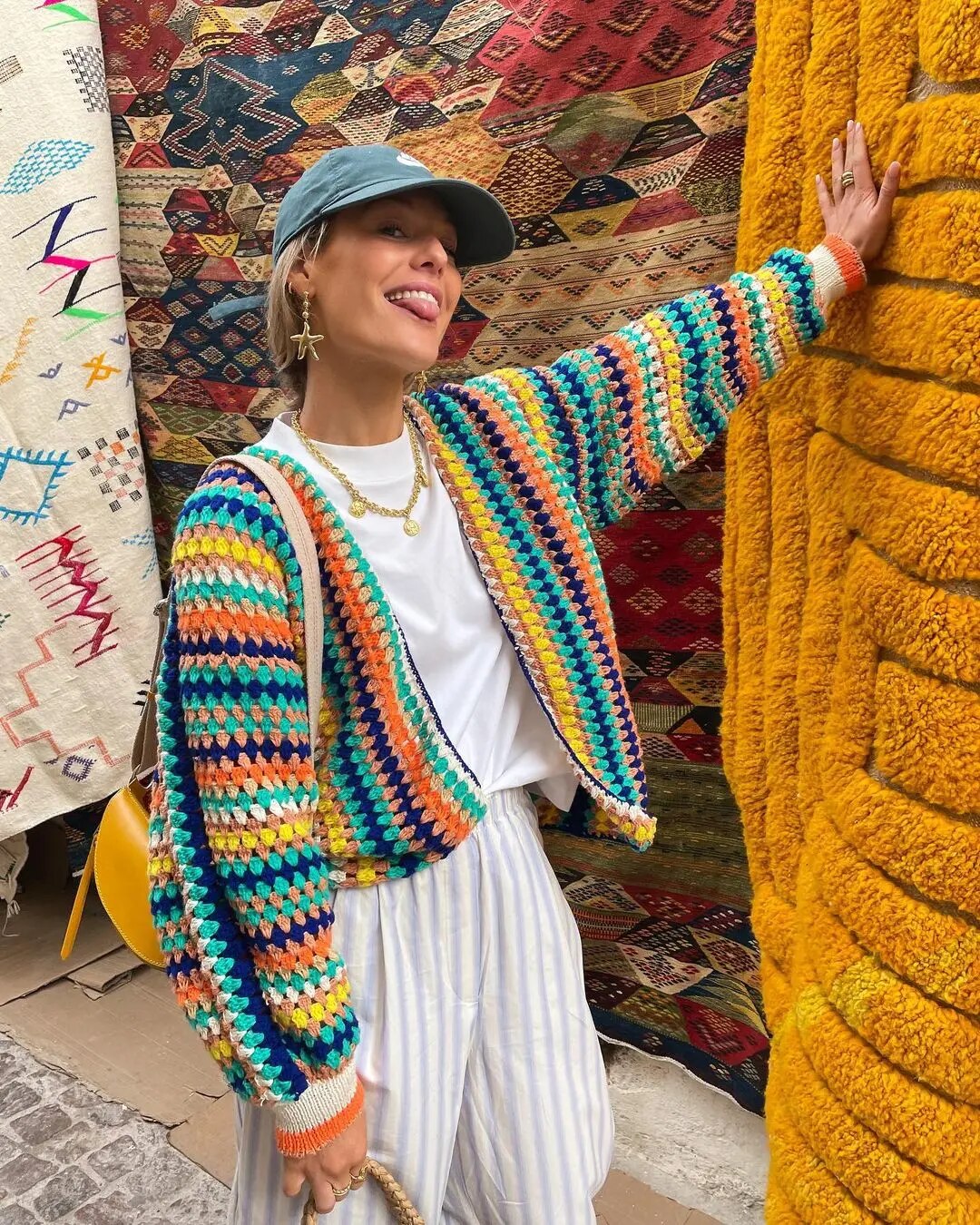 EB | Stilvolle Bunte Strickjacke
