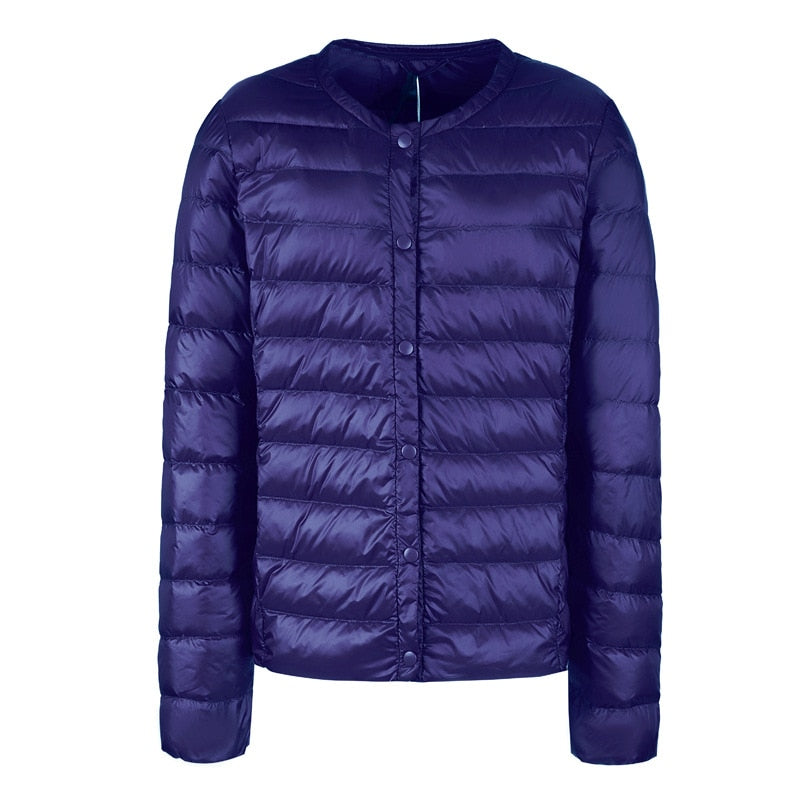 EB | Elegance Essential" kragenlose kompakte Daunenjacke