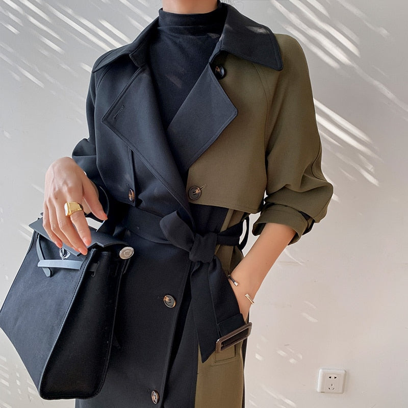 EB | Schicker marineblauer und olivfarbener Trenchcoat