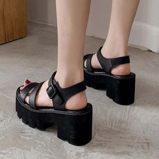 EB | Schwarze Plattform Chunky Sandalen