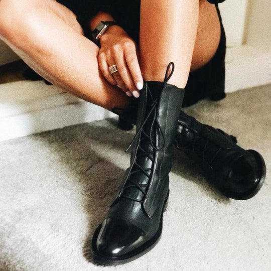 EB | Stiefeletten Lackleder Schnürung Blockabsatz Weinlese Stil