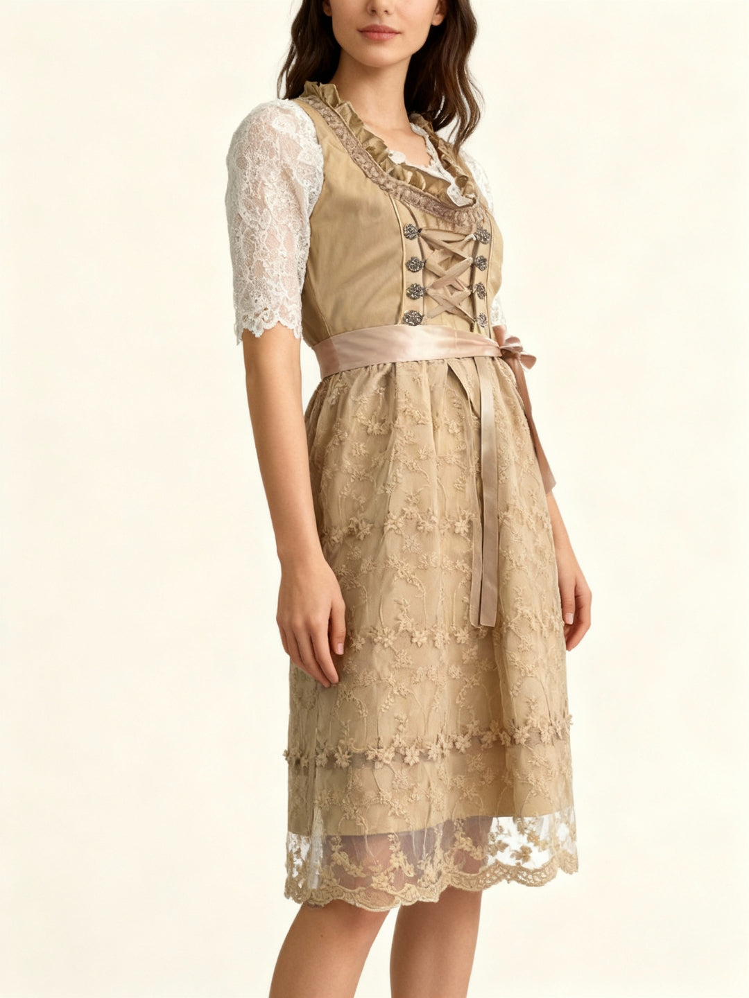 EB | Tracht für Damen mit Schürze und Bluse