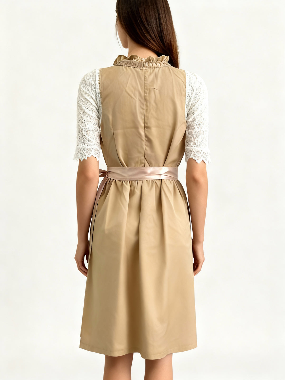 EB | Tracht für Damen mit Schürze und Bluse