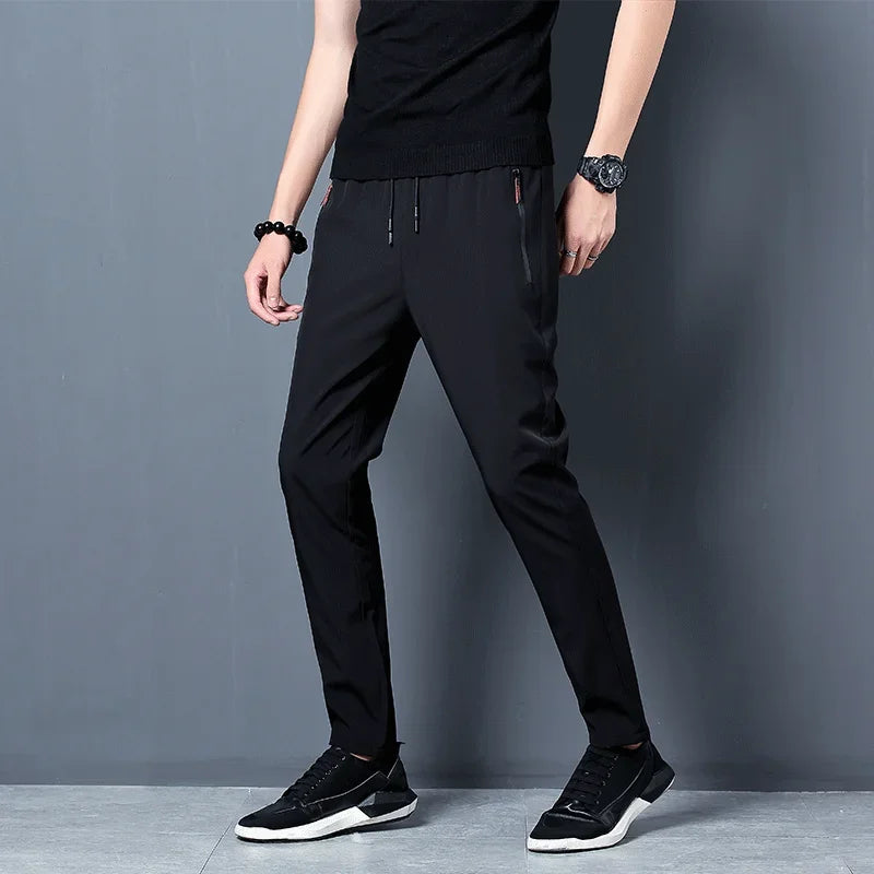 EB | Jogginghose Slim Fit mit Elastischem Bund