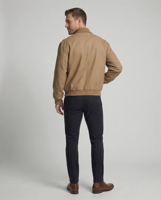 Kastiger Blouson mit geripptem Schalkragen, Druckknopffront und elastischem Saum EB