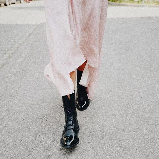 EB | Stiefeletten Lackleder Schnürung Blockabsatz Weinlese Stil