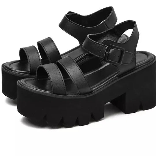 EB | Schwarze Plattform Chunky Sandalen