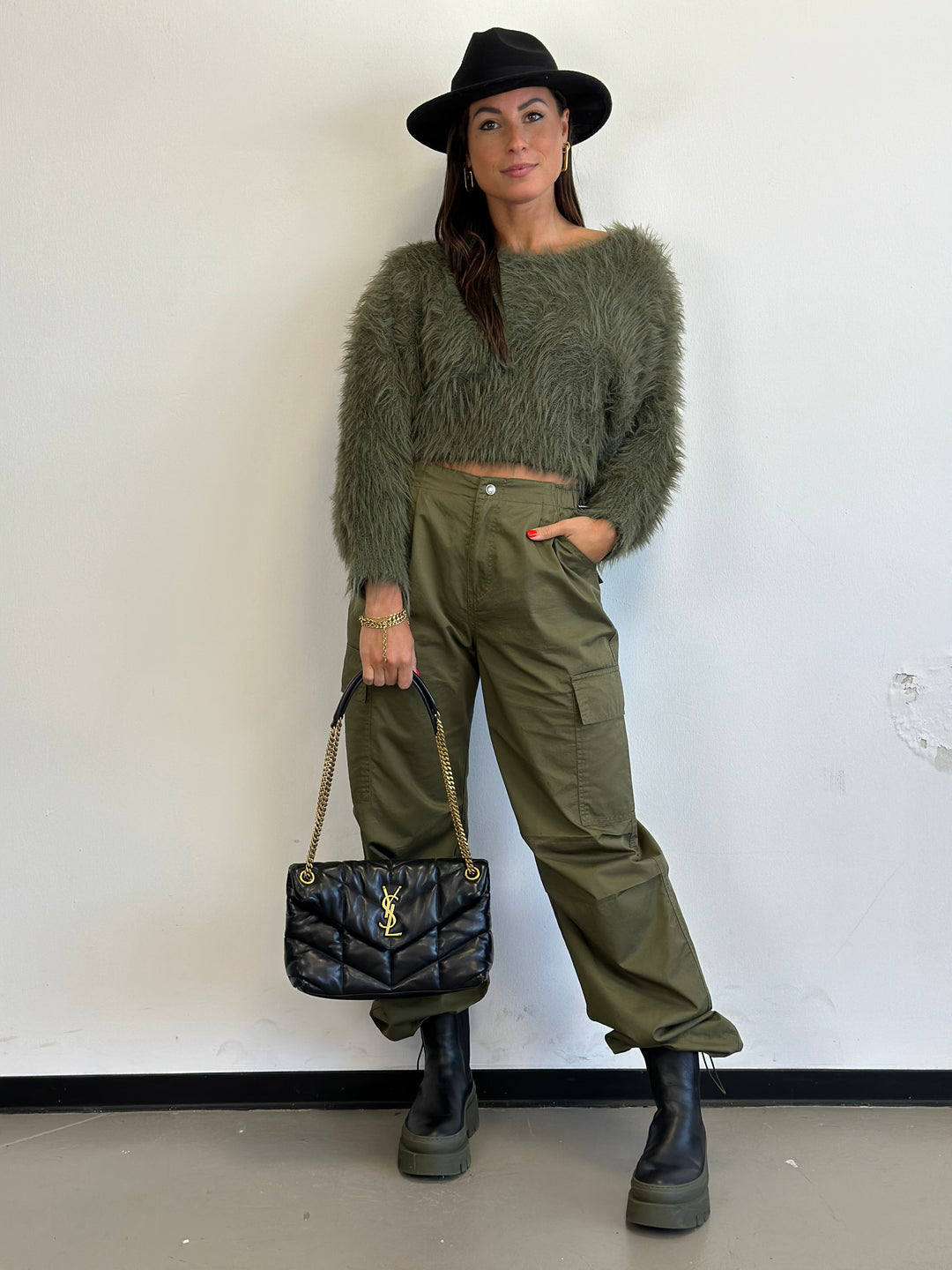 EB | Haariger Strickpullover