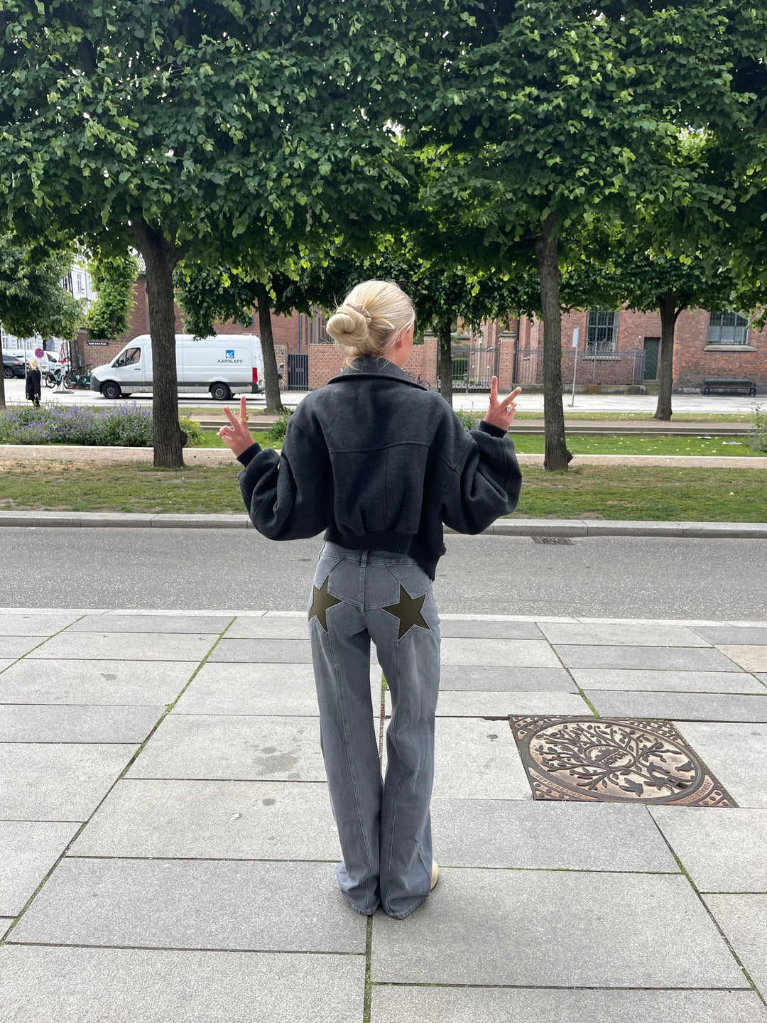 EB | Loose Fit Jeans mit Sternen