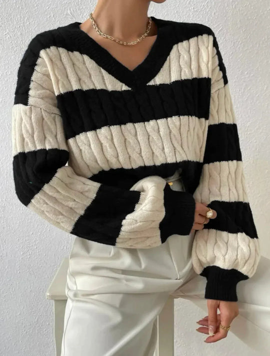 EB | Gestreifter eleganter Pullover mit V-Ausschnitt