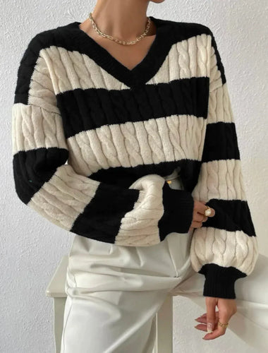 EB | Gestreifter eleganter Pullover mit V-Ausschnitt