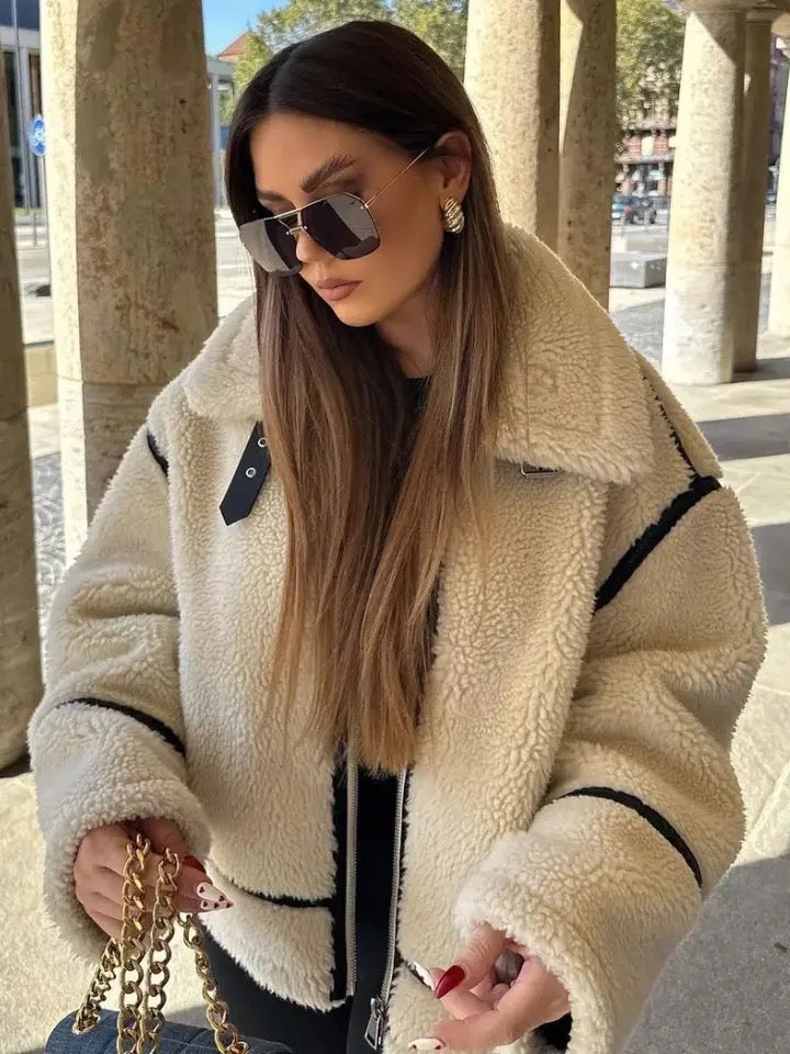 EB | Vielseitige Teddyjacke für Frauen