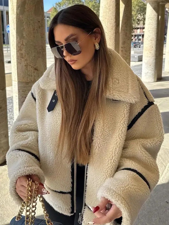 EB | Vielseitige Teddyjacke für Frauen