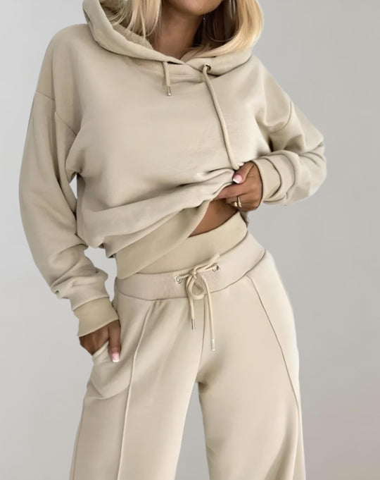 EB | Delige Set von Einem Zweifarbigen Hoodie und Einer Hose mit Weitem Bein