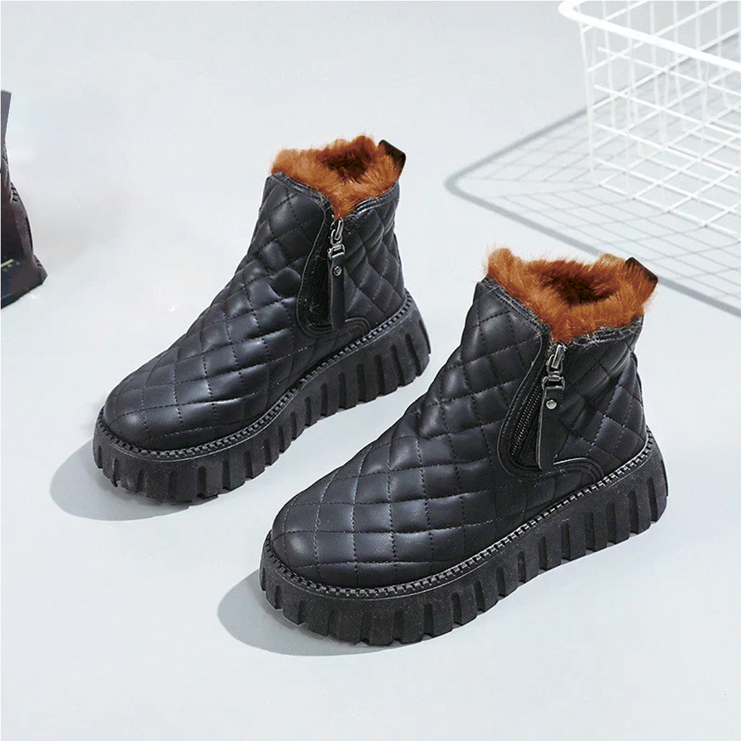 EB | Gepunktete Ankle Boots