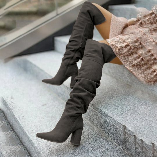 EB | Oberschenkelhohe Stiefel