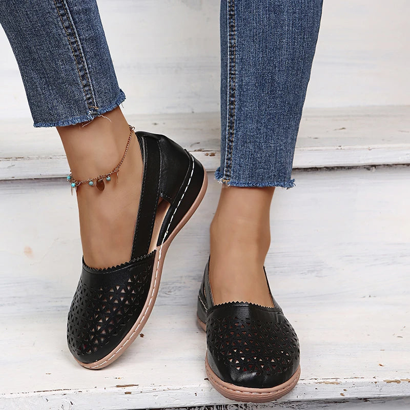 EB | Perforierte Slip-On Ballerinas
