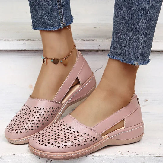 EB | Perforierte Slip-On Ballerinas