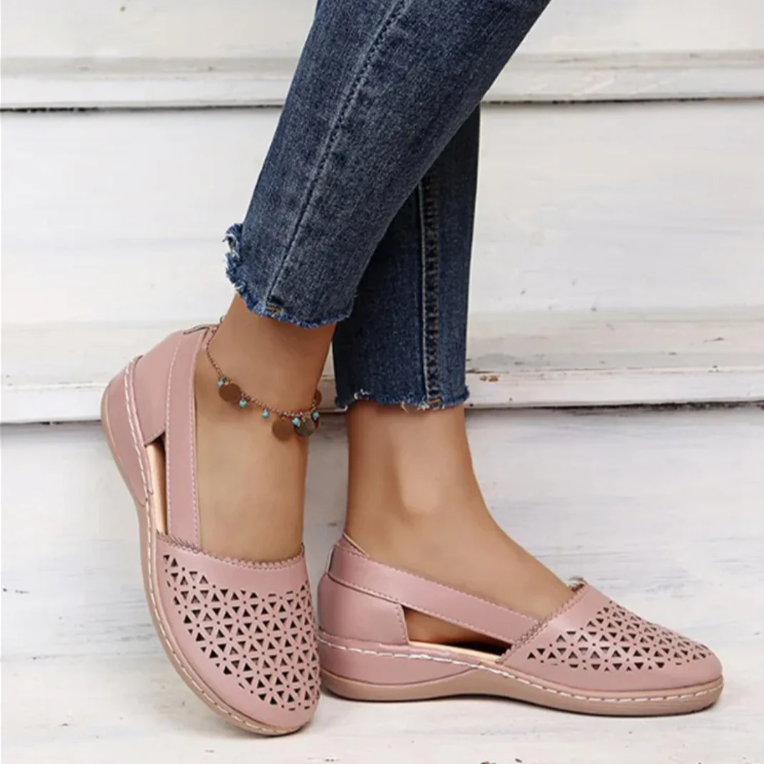 EB | Perforierte Slip-On Ballerinas