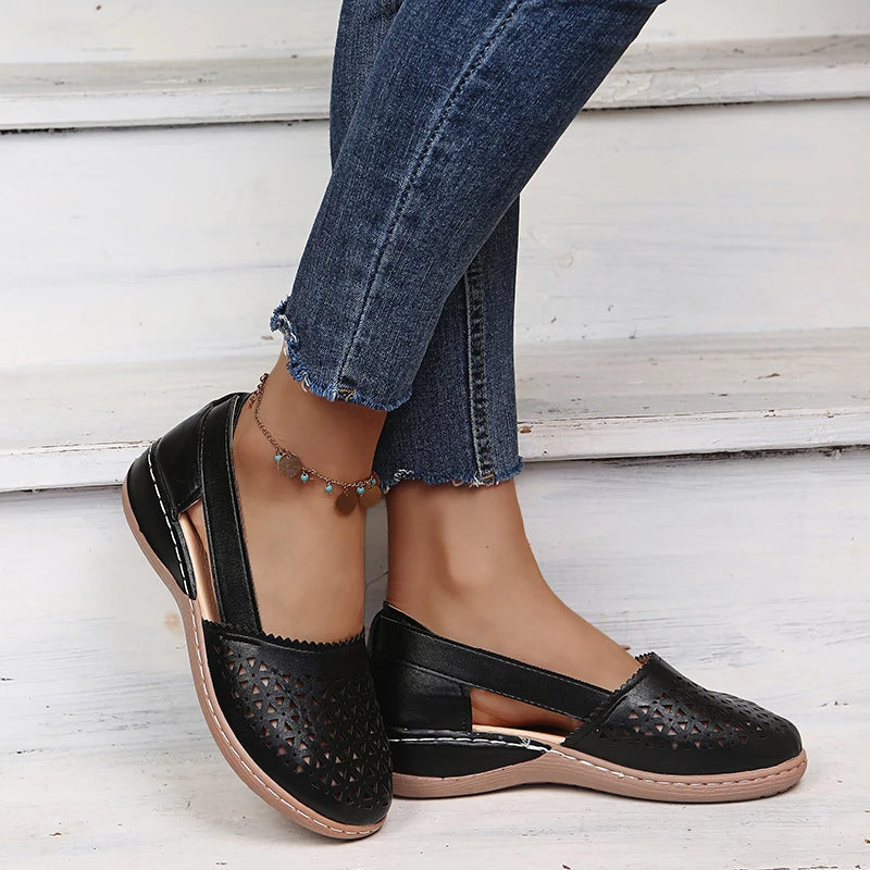 EB | Perforierte Slip-On Ballerinas