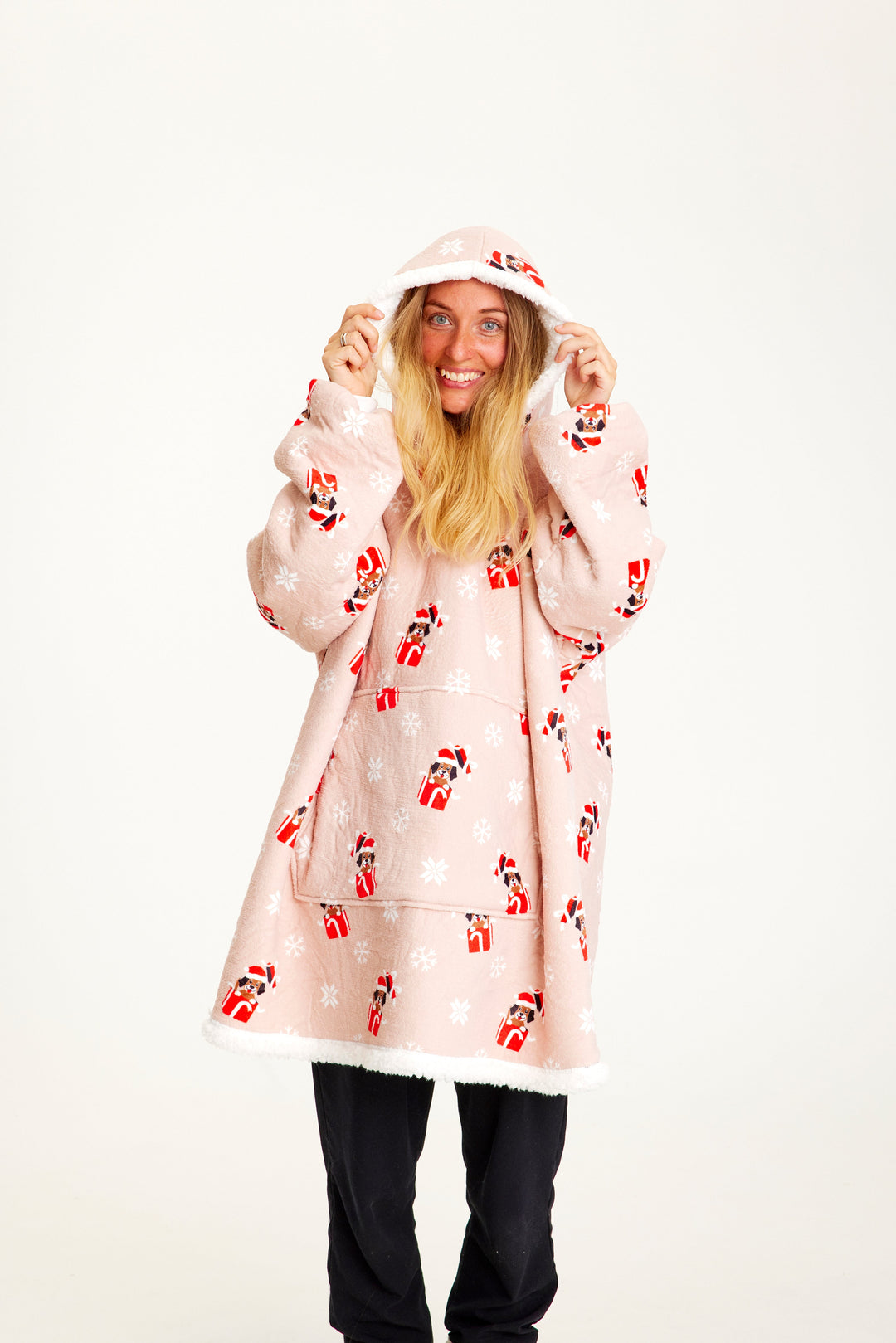 EB | Doggo Weihnachts Traum Hoodie