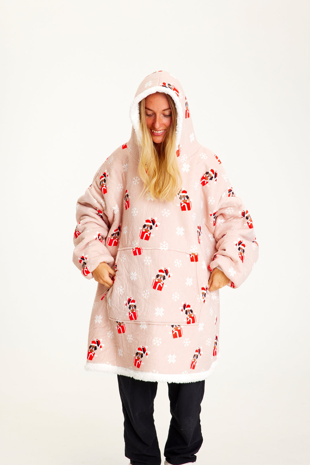 EB | Doggo Weihnachts Traum Hoodie