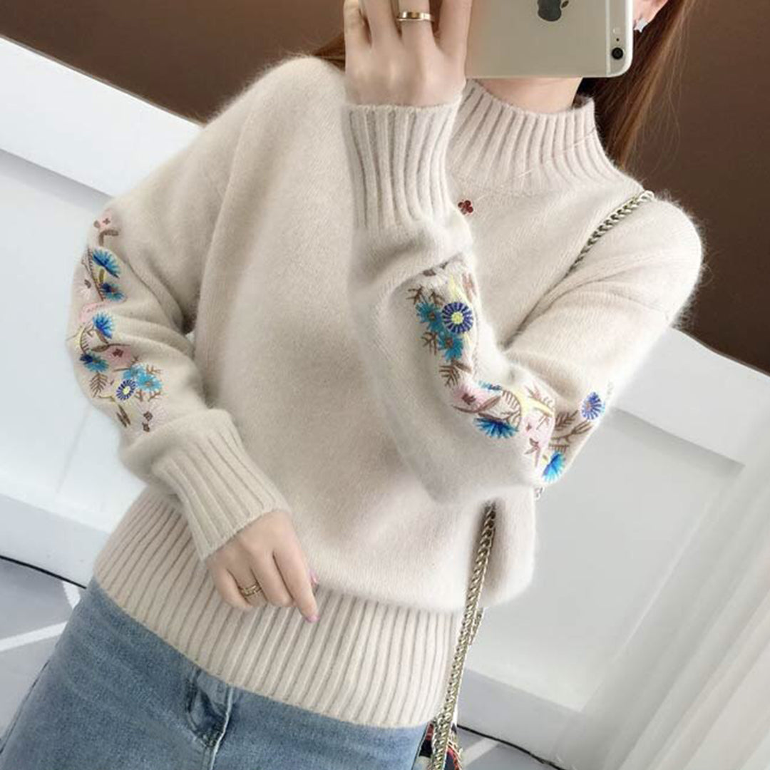 EB | Strickpullover mit floraler Stickerei