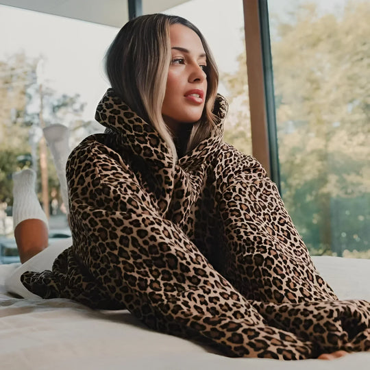 EB | Luxe Damen Kapuzenpullover mit Pantherdruck