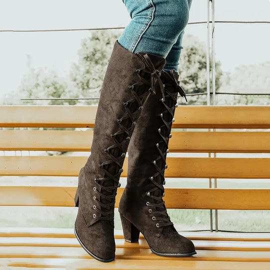 Langer Damen-Stiefel mit hohem Absatz EB