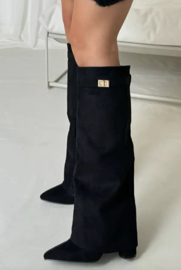 Stiefel mit Absätzen - Stilvolle kniehohe Stiefel mit spitzen Zehen für Frauen EB