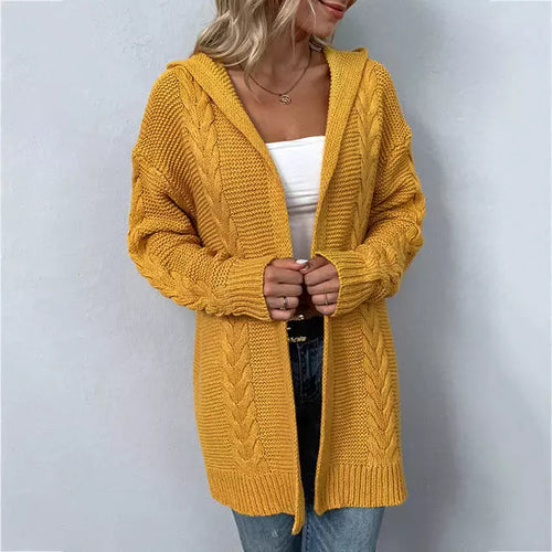 EB | Strickjacke mit Weicher Kapuze und Knöpfen