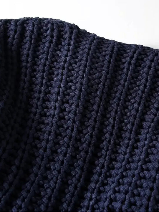 EB | Damen Strickcardigan mit goldenen Knöpfen und Vordertaschen im leichten Design