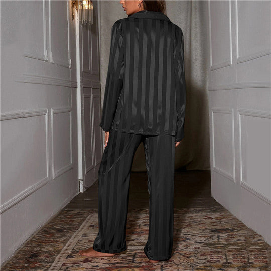 EB - Stilvolles Pyjama-Set aus Seide