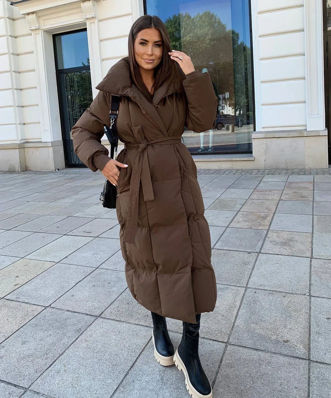 EB | Gepolsterte Damen Pufferjacke mit Gürtel und Hochkragen