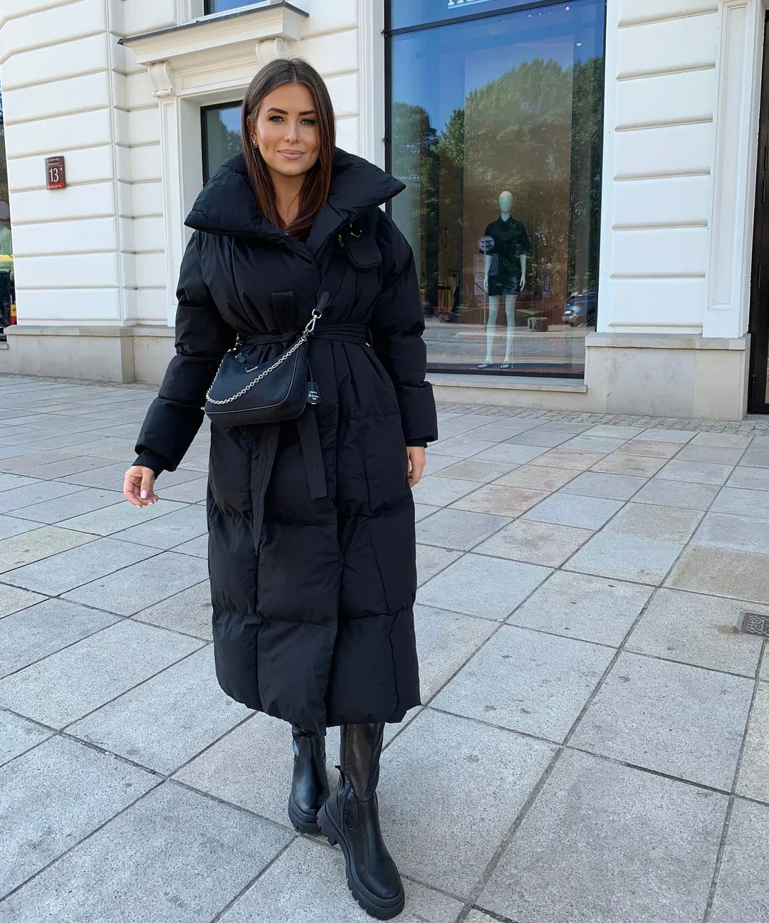 EB | Gepolsterte Damen Pufferjacke mit Gürtel und Hochkragen