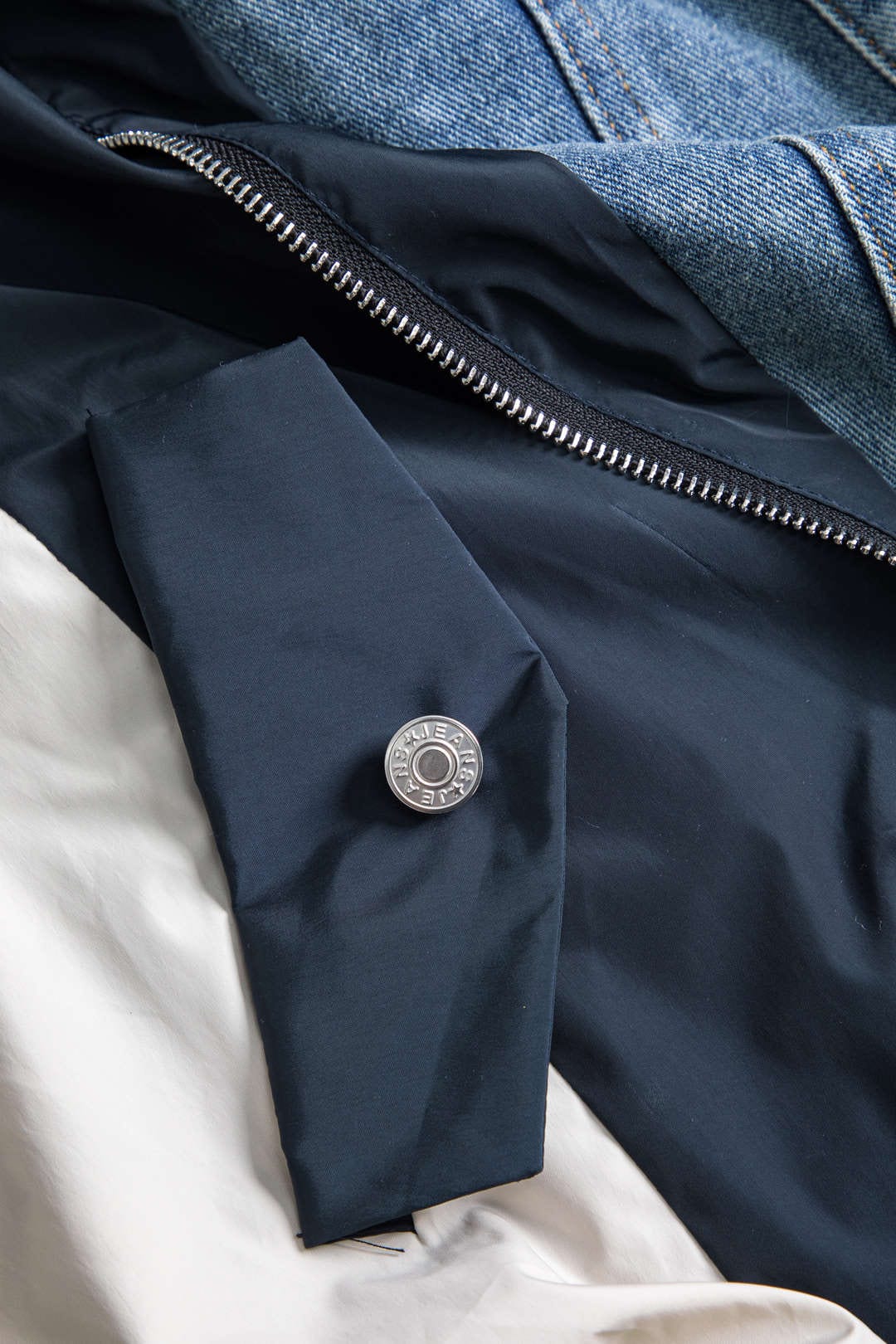 EB | Patchwork Jacke mit Denim und Nylon Elementen Lässig und Individuell