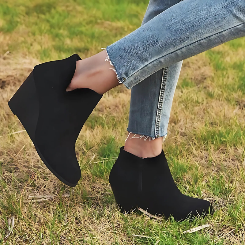 EB | Stiefeletten - Faux Wildleder - Keilabsatz - Seitenreißverschluss