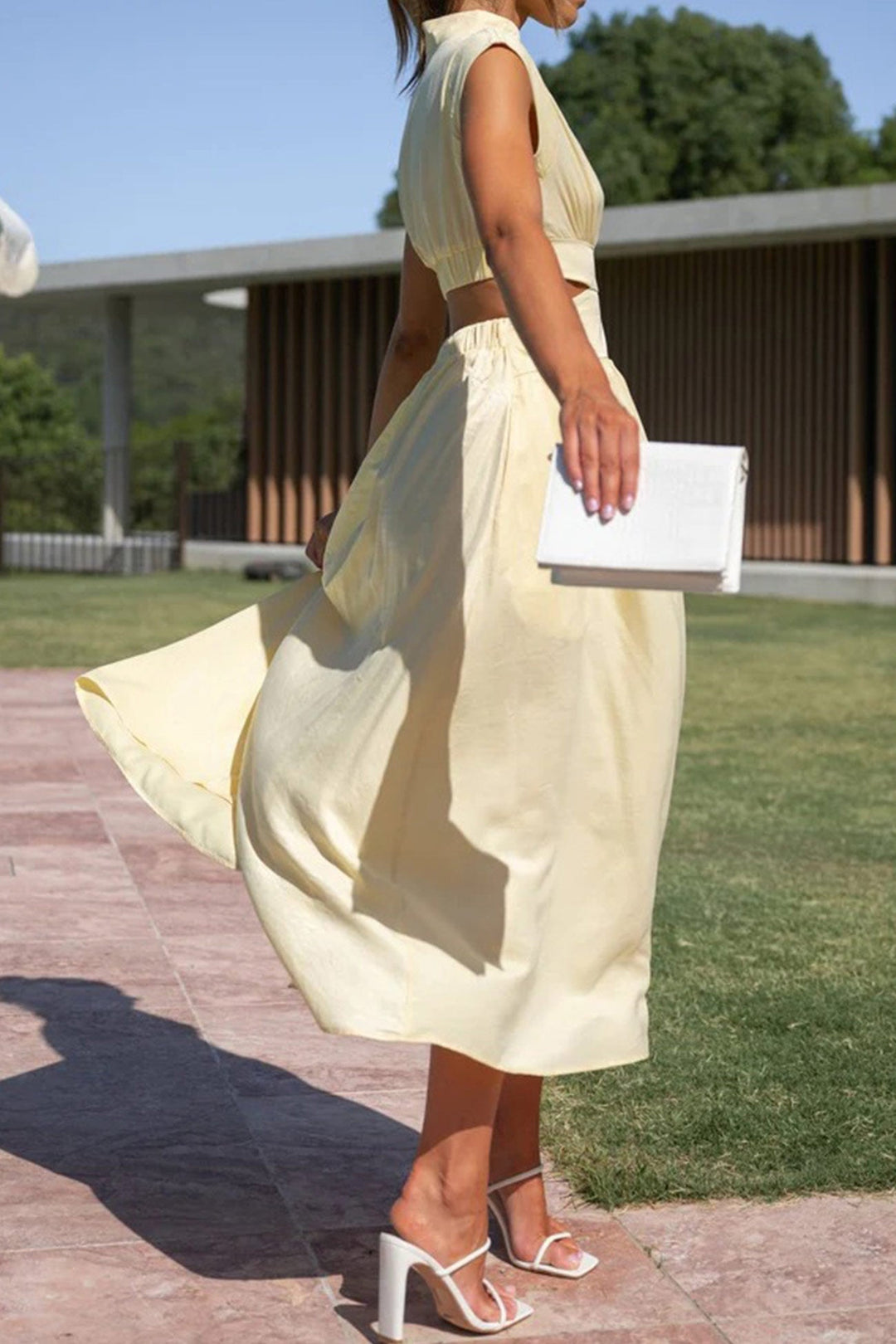 EB | Mock Neck Cutout Midi Kleid