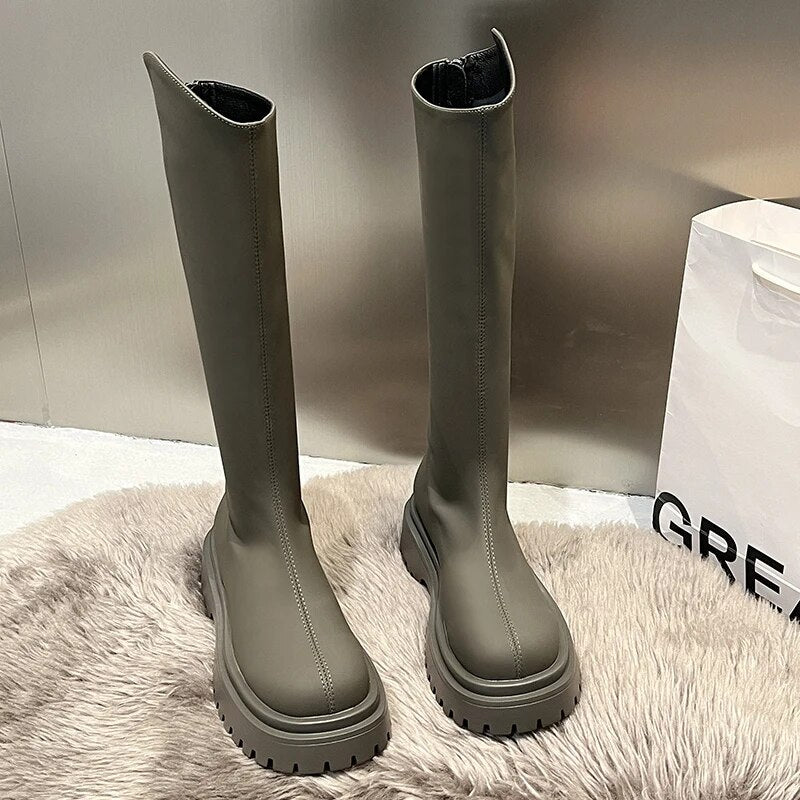 EB | Stiefel bis zum Knie