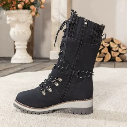 EB | Knöchelhohe Strickstiefel mit Schnürsenkeln, Reißverschluss und Riemen