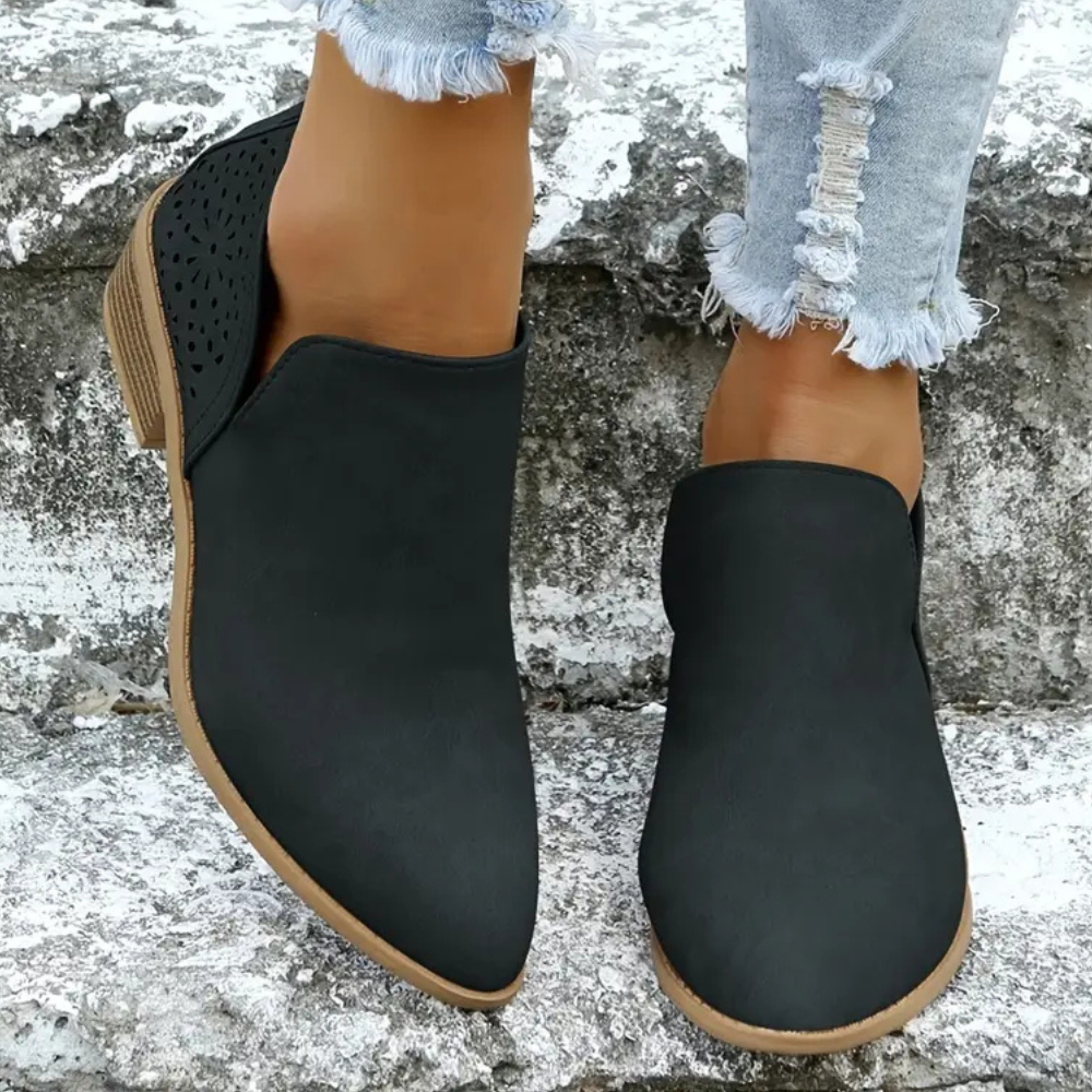 Klassische ausgehöhlte Stiefel für Damen EB
