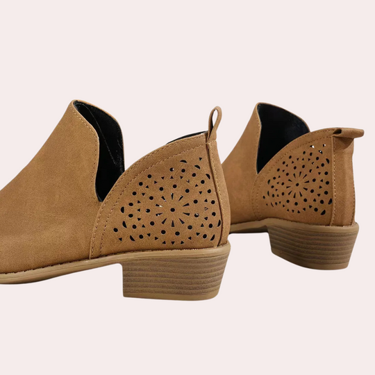 Klassische ausgehöhlte Stiefel für Damen EB