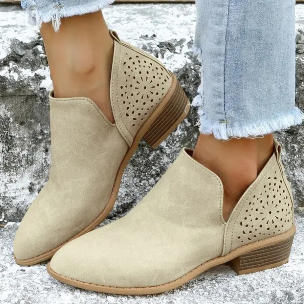 Klassische ausgehöhlte Stiefel für Damen EB