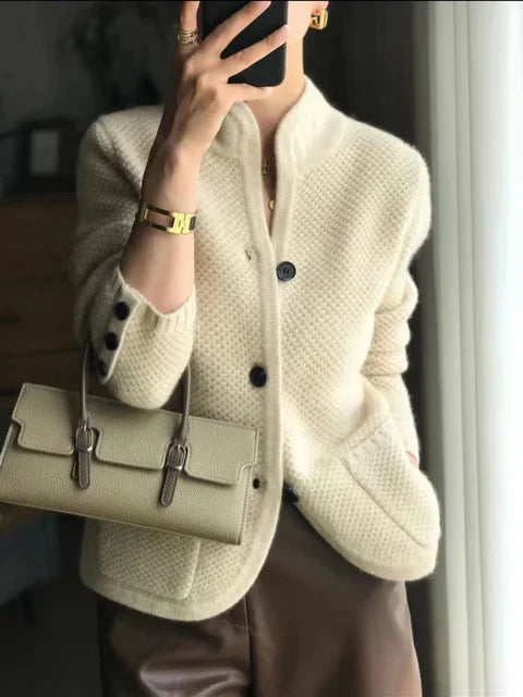 EB | Eleganter Strickcardigan mit Hohem Kragen