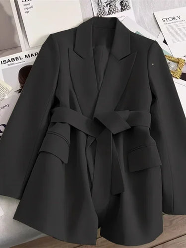EB | Eleganter Damenblazer