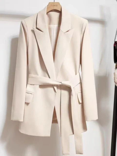 EB | Eleganter Damenblazer